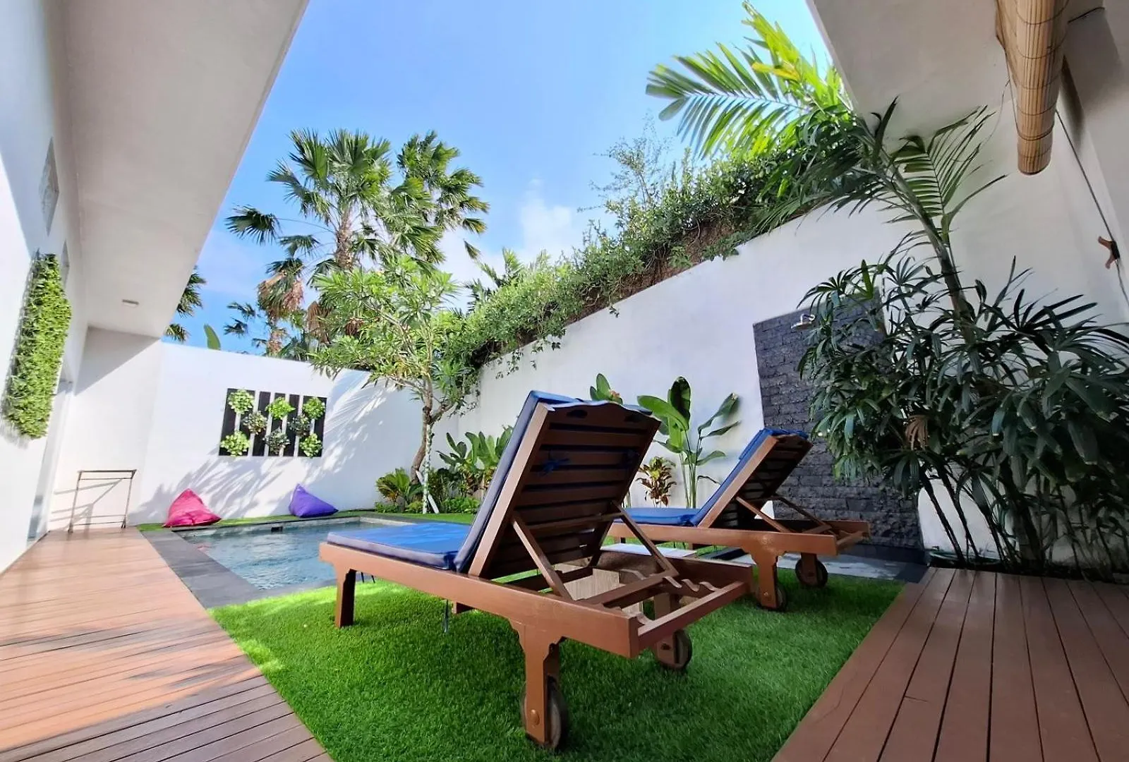 Villa A La Cool Seminyak インドネシア