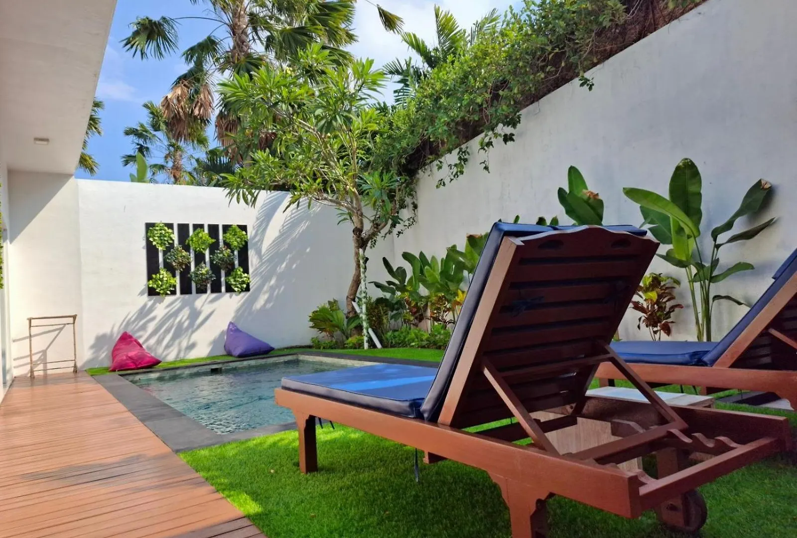 Villa A La Cool Seminyak Индонезия
